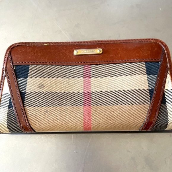Burberry Wallet and Credit card holder - Picture 1 of 5